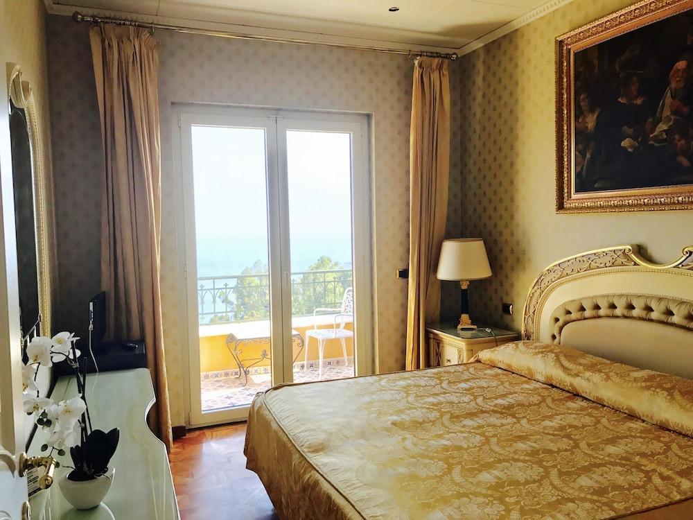 Hotel Villa Riis Таормина Екстериор снимка