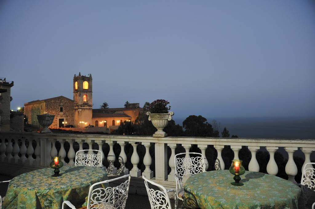 Hotel Villa Riis Таормина Екстериор снимка