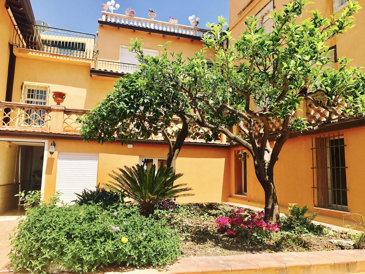 Hotel Villa Riis Таормина Екстериор снимка