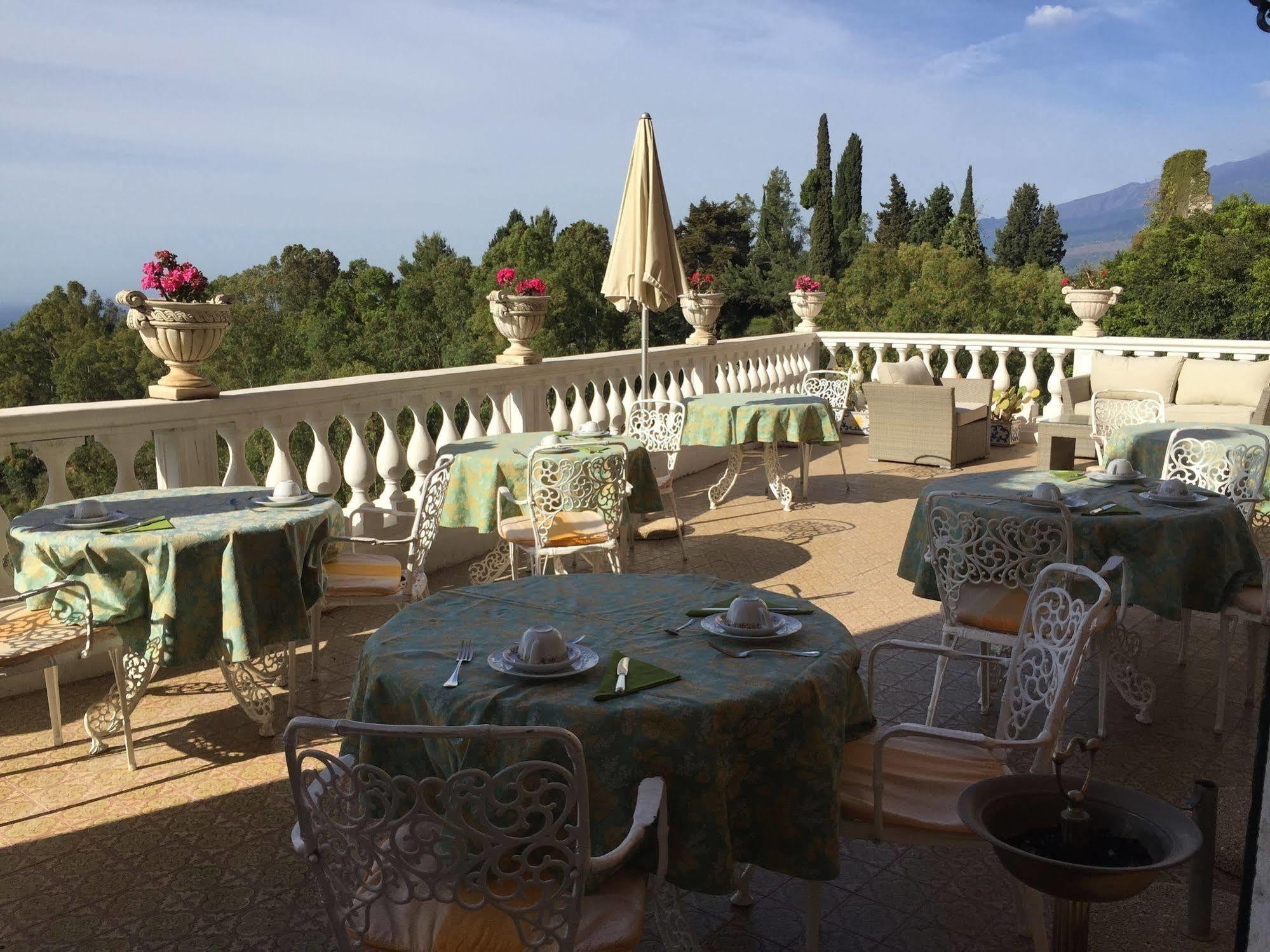 Hotel Villa Riis Таормина Екстериор снимка