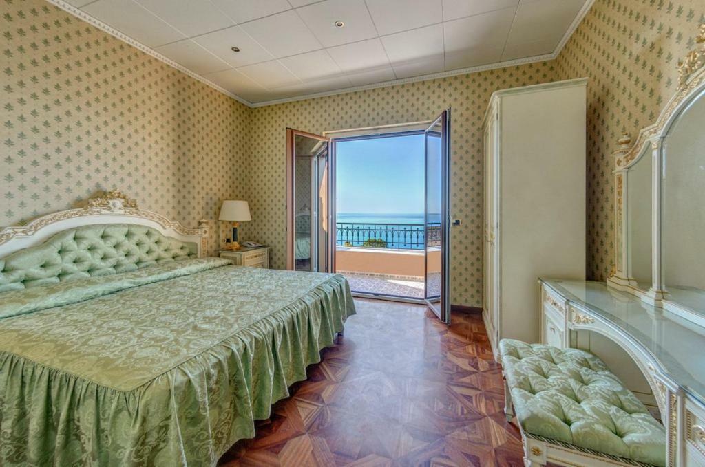 Hotel Villa Riis Таормина Екстериор снимка