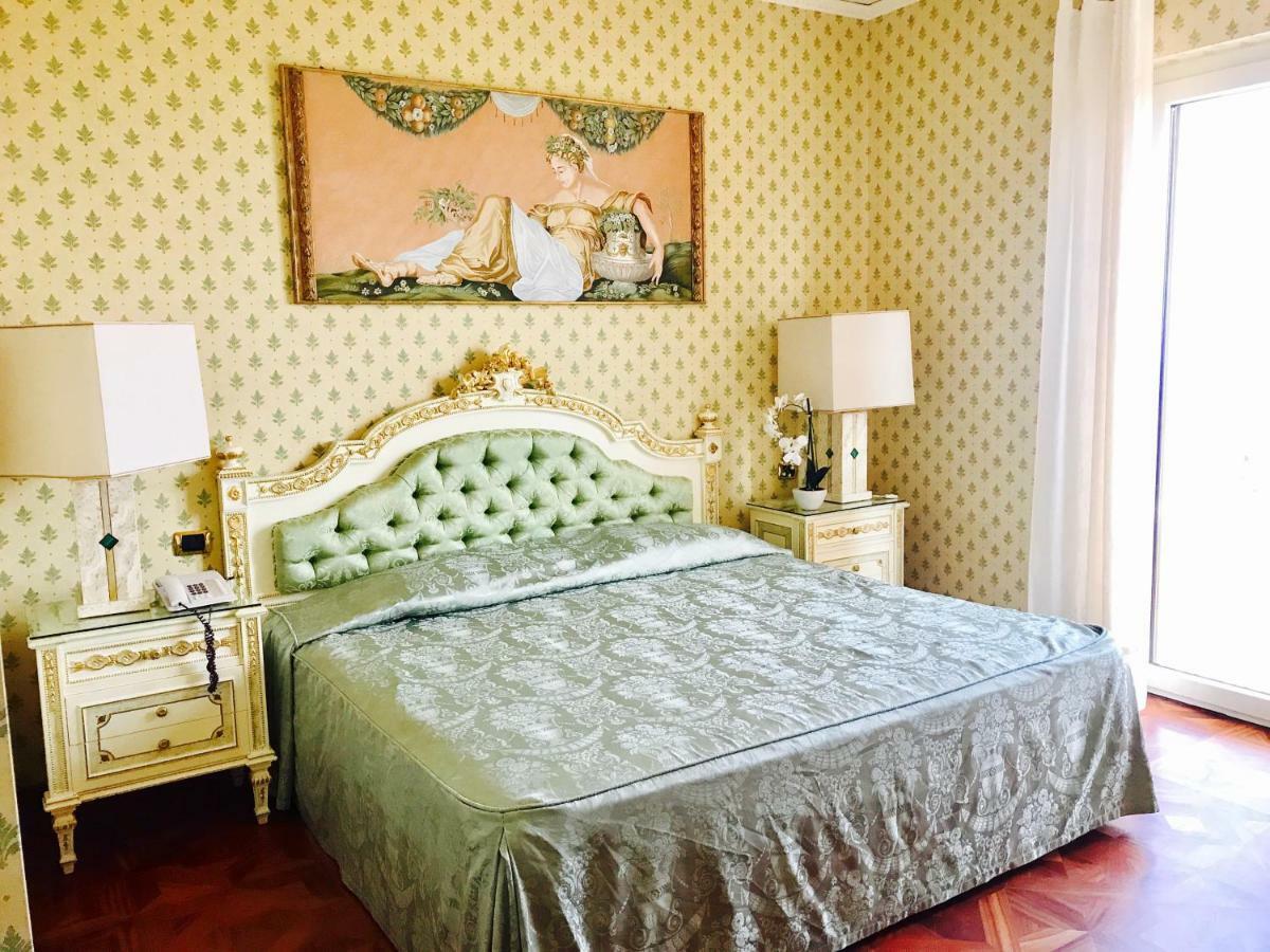 Hotel Villa Riis Таормина Екстериор снимка