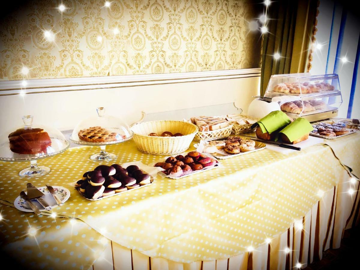 Hotel Villa Riis Таормина Екстериор снимка