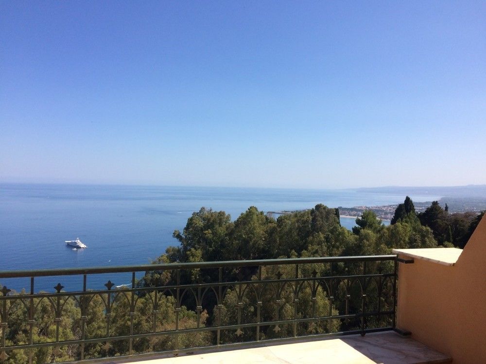 Hotel Villa Riis Таормина Екстериор снимка